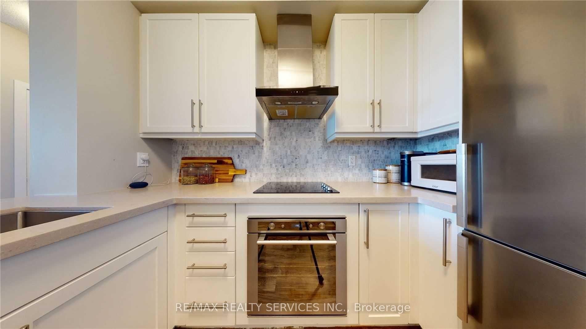 Photo 8 of Unit 507, 2093 Fairview Street, Burlington, Freeman — HOMEH