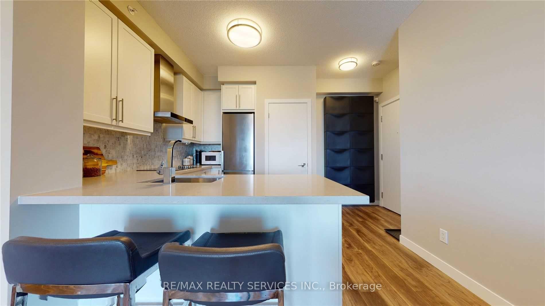 Photo 11 of Unit 507, 2093 Fairview Street, Burlington, Freeman — HOMEH