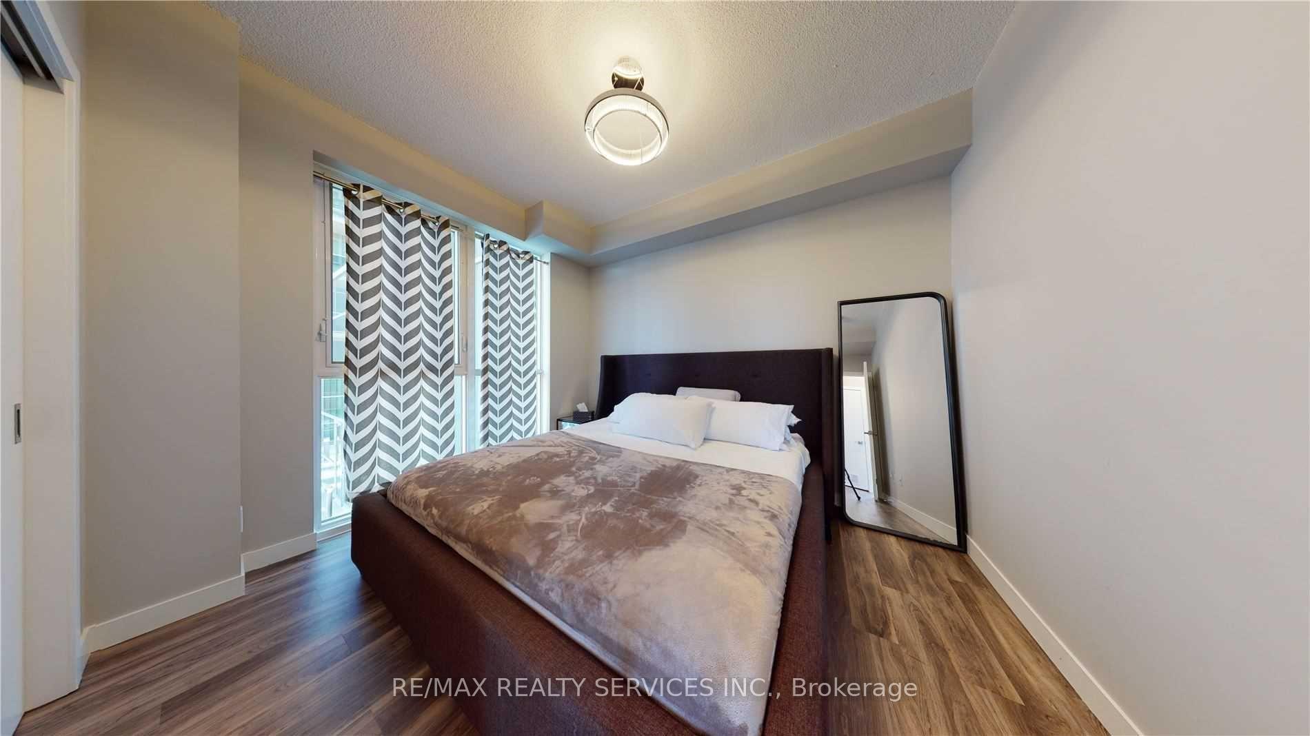 Photo 12 of Unit 507, 2093 Fairview Street, Burlington, Freeman — HOMEH