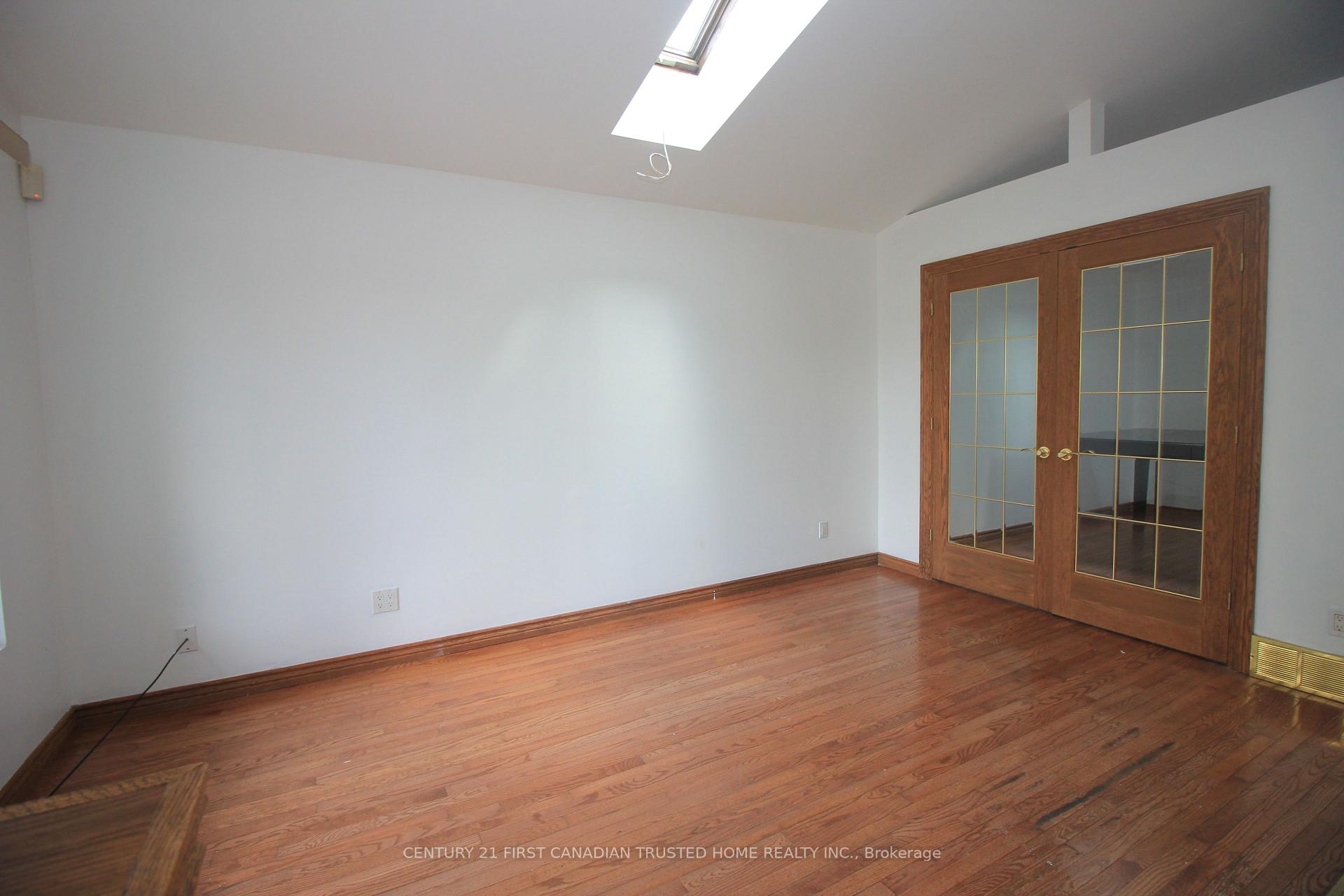 Photo 4 of 176 Oldham Street, London, South T — HOMEH