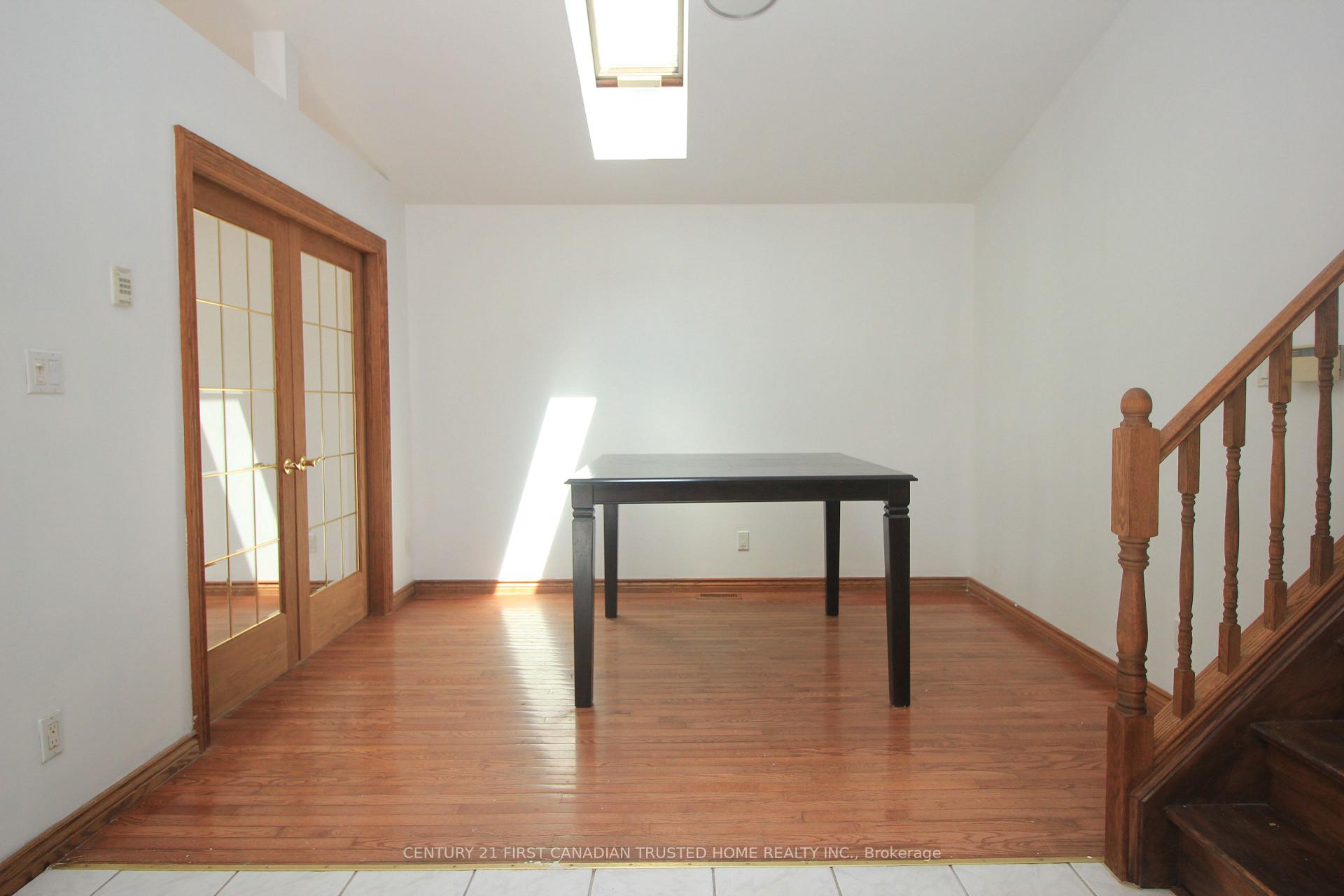 Photo 5 of 176 Oldham Street, London, South T — HOMEH