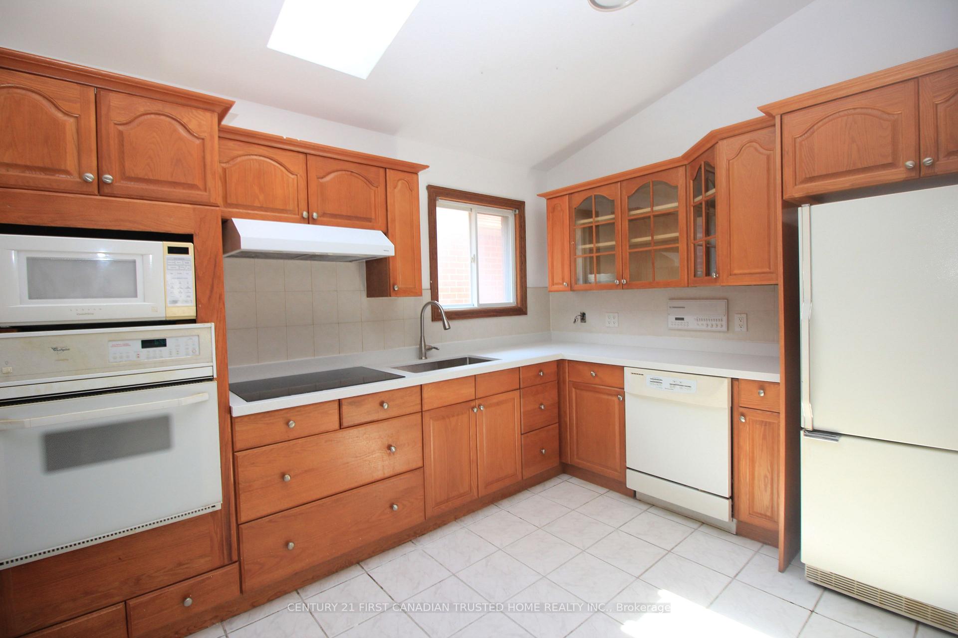 Photo 7 of 176 Oldham Street, London, South T — HOMEH