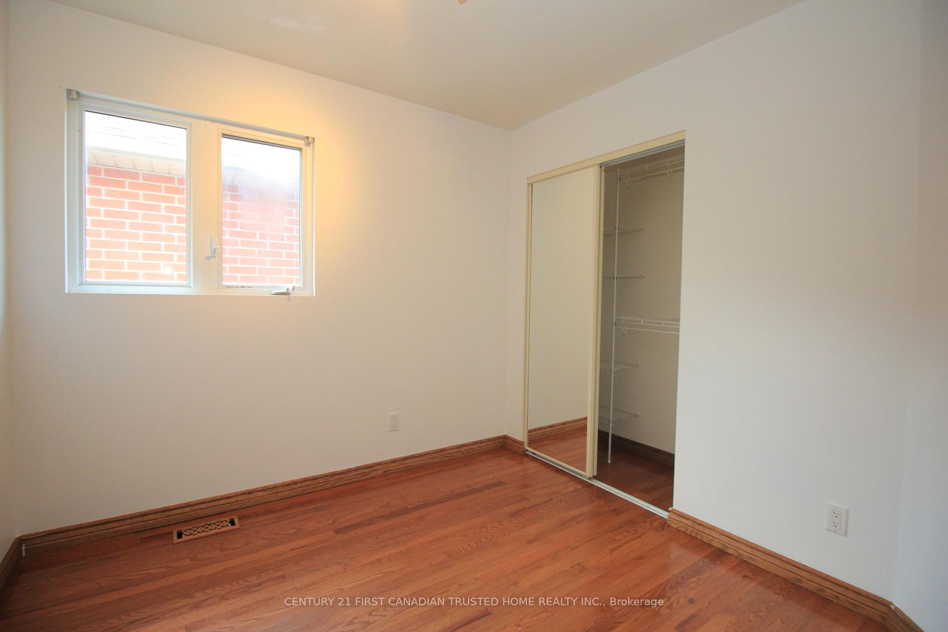 Photo 11 of 176 Oldham Street, London, South T — HOMEH