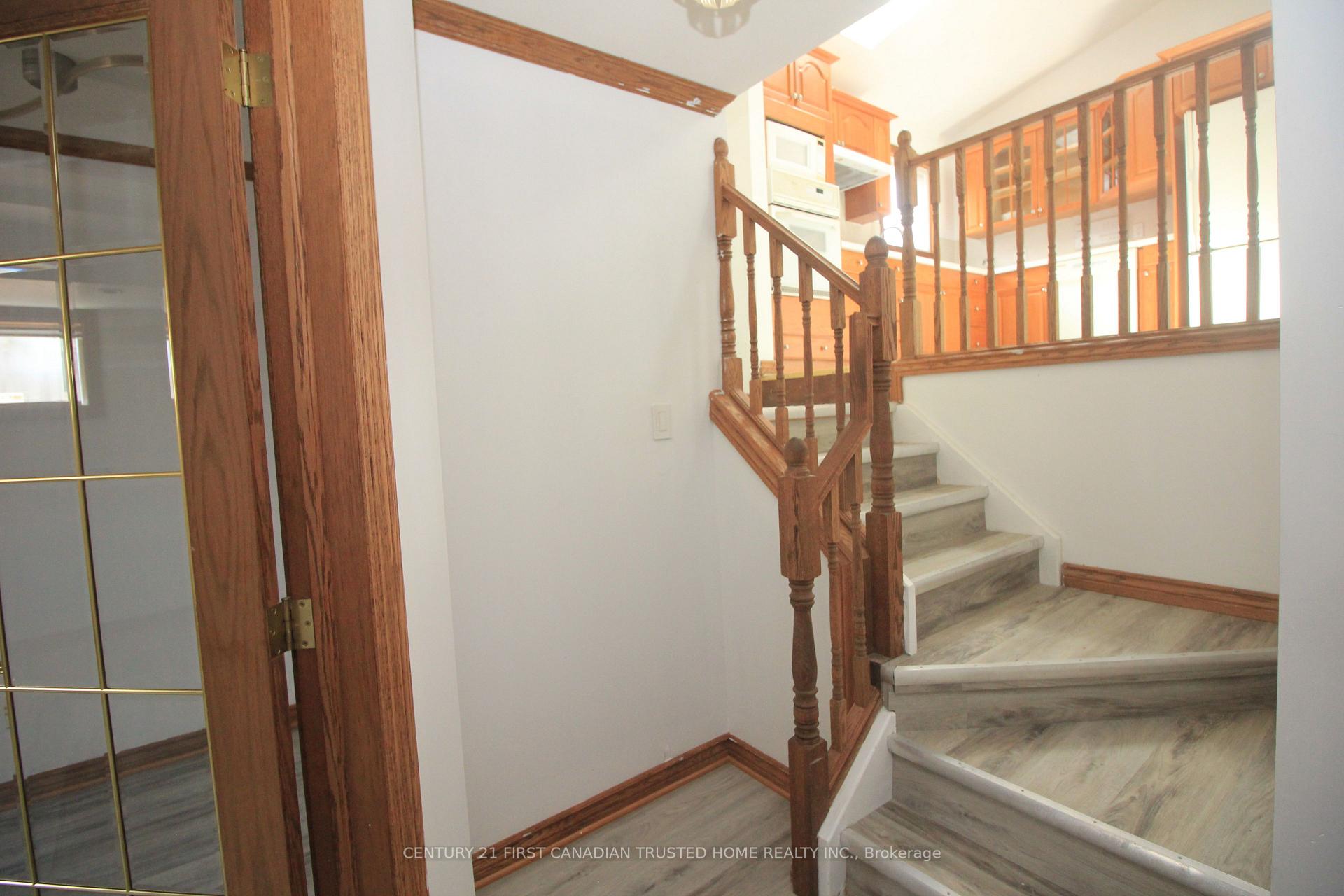 Photo 13 of 176 Oldham Street, London, South T — HOMEH