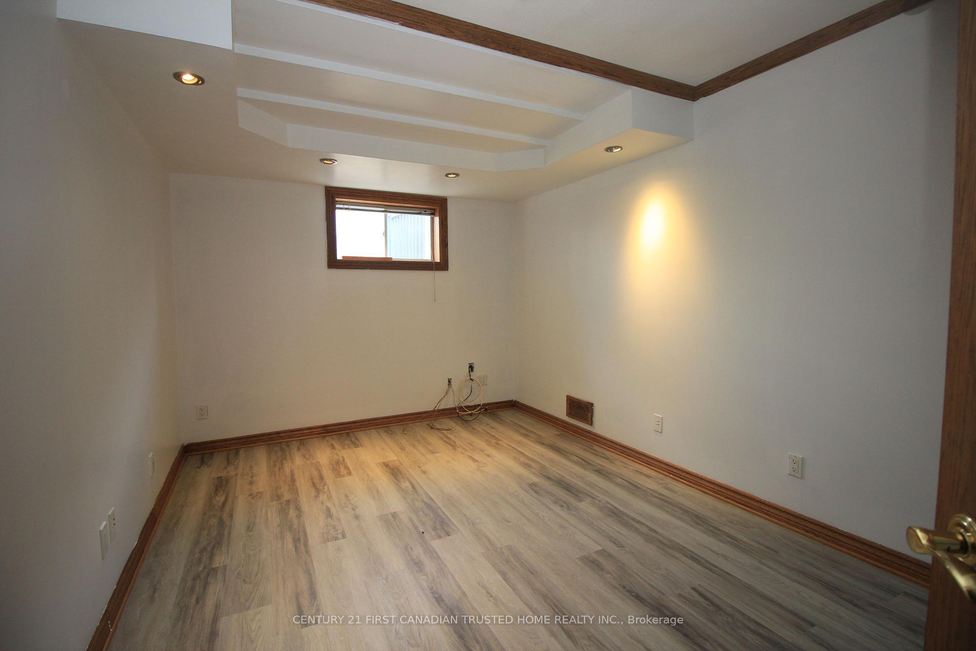 Photo 14 of 176 Oldham Street, London, South T — HOMEH