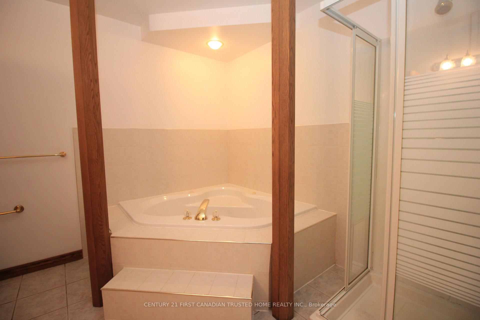 Photo 19 of 176 Oldham Street, London, South T — HOMEH