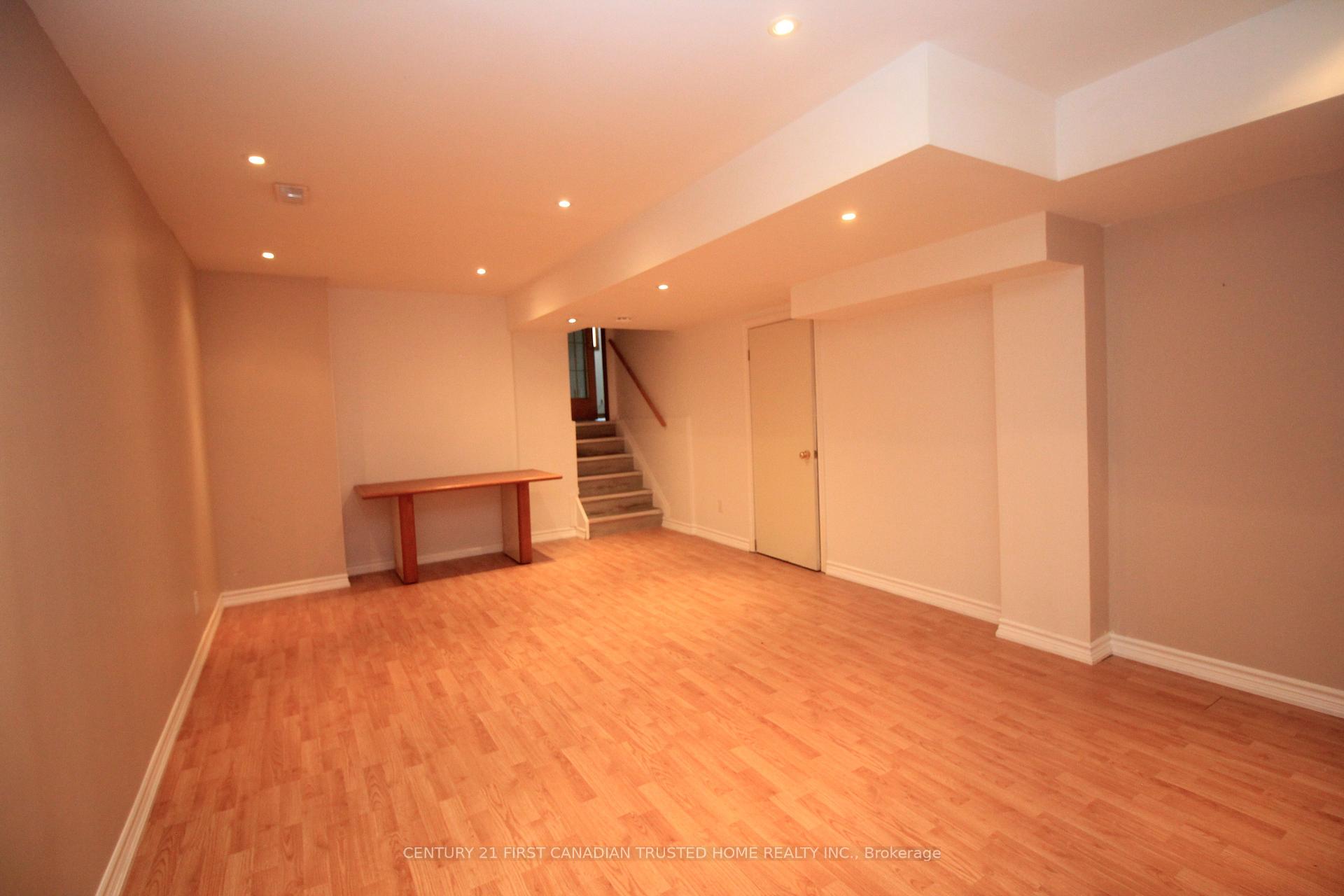 Photo 20 of 176 Oldham Street, London, South T — HOMEH