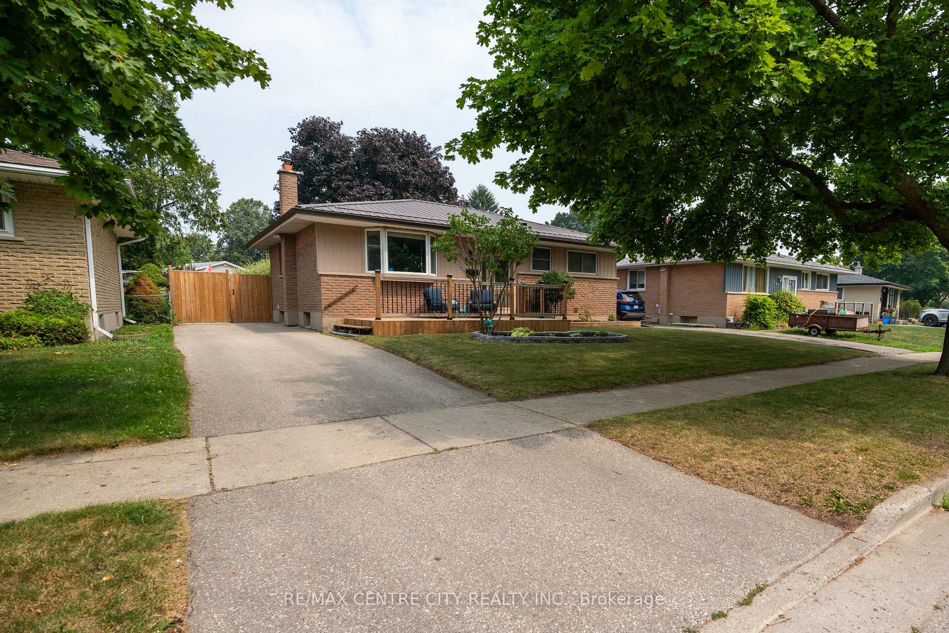 Front of 366 Hudson Drive