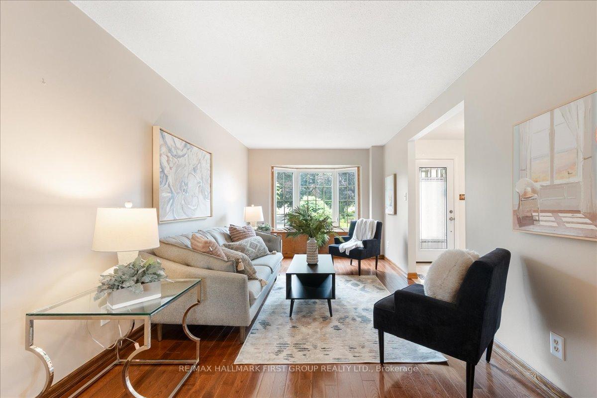 Photo 4 of 1276 Maple Ridge Drive, Pickering, Liverpool — HOMEH