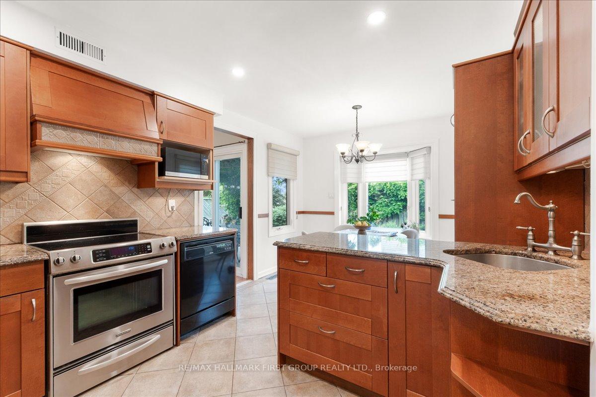 Photo 8 of 1276 Maple Ridge Drive, Pickering, Liverpool — HOMEH