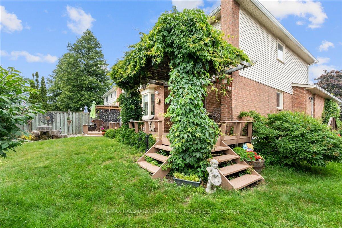 Photo 33 of 1276 Maple Ridge Drive, Pickering, Liverpool — HOMEH