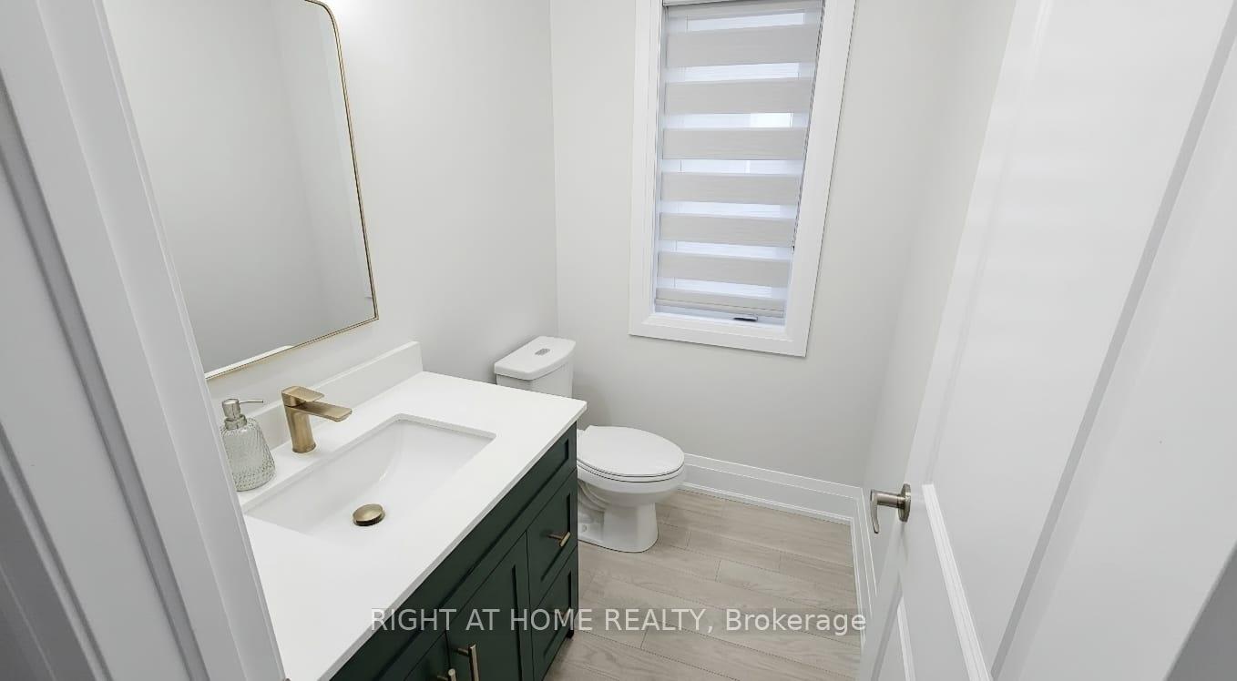 Photo 10 of 816 Apple Terrace, Milton, Cobban — HOMEH