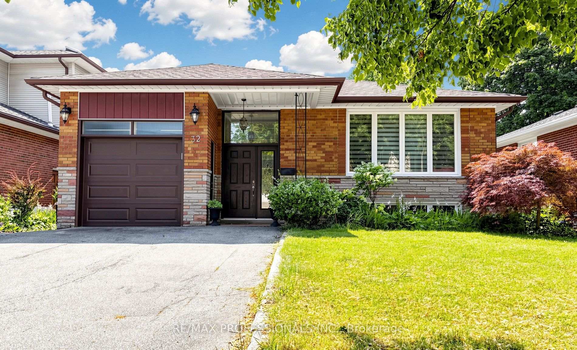 Photo 1 of 32 Sellmar Road, Etobicoke, Willowridge-Martingrove-Richview — HOMEH