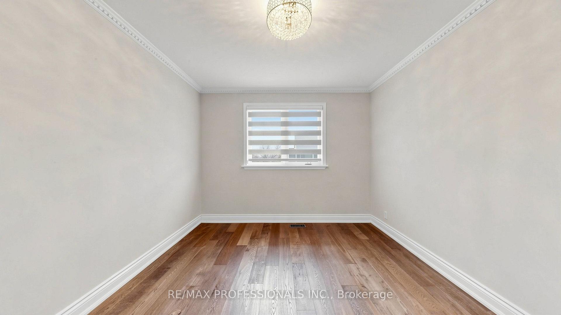 Photo 15 of 32 Sellmar Road, Etobicoke, Willowridge-Martingrove-Richview — HOMEH