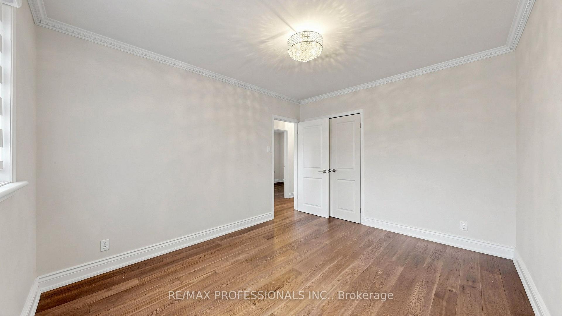 Photo 17 of 32 Sellmar Road, Etobicoke, Willowridge-Martingrove-Richview — HOMEH
