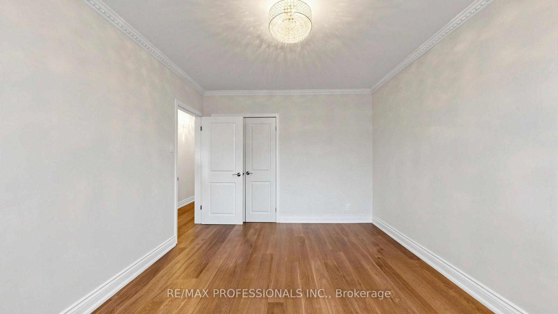 Photo 18 of 32 Sellmar Road, Etobicoke, Willowridge-Martingrove-Richview — HOMEH
