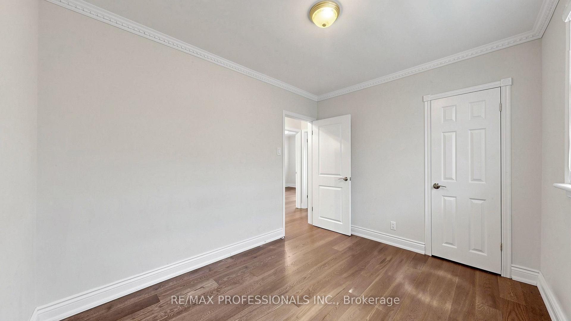 Photo 21 of 32 Sellmar Road, Etobicoke, Willowridge-Martingrove-Richview — HOMEH