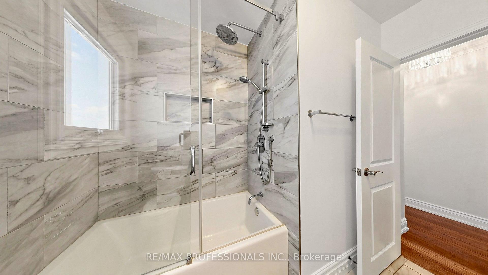 Photo 24 of 32 Sellmar Road, Etobicoke, Willowridge-Martingrove-Richview — HOMEH