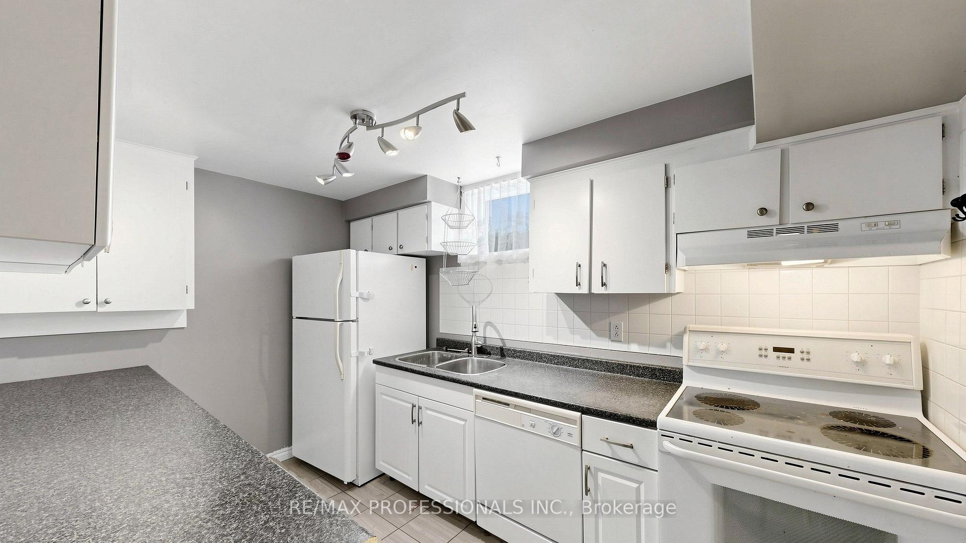 Photo 33 of 32 Sellmar Road, Etobicoke, Willowridge-Martingrove-Richview — HOMEH