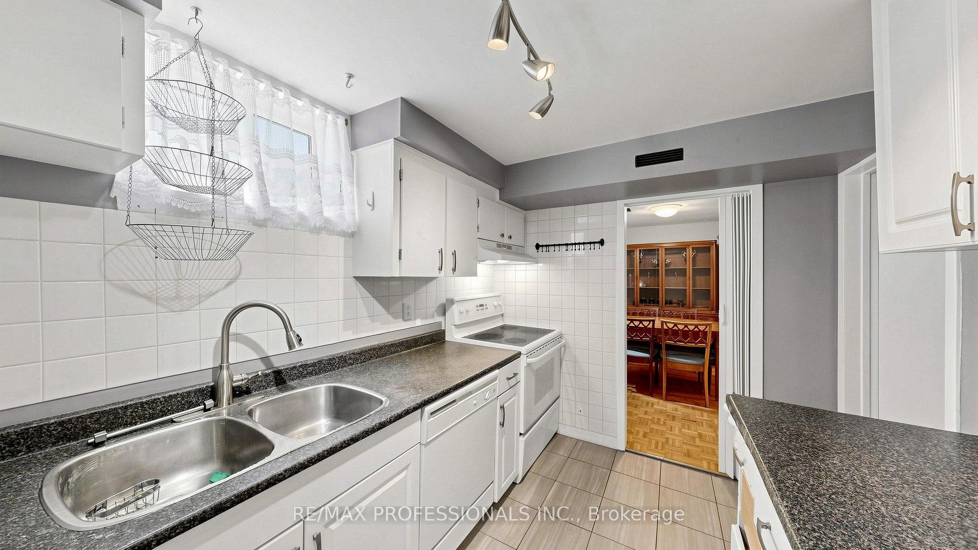 Photo 34 of 32 Sellmar Road, Etobicoke, Willowridge-Martingrove-Richview — HOMEH