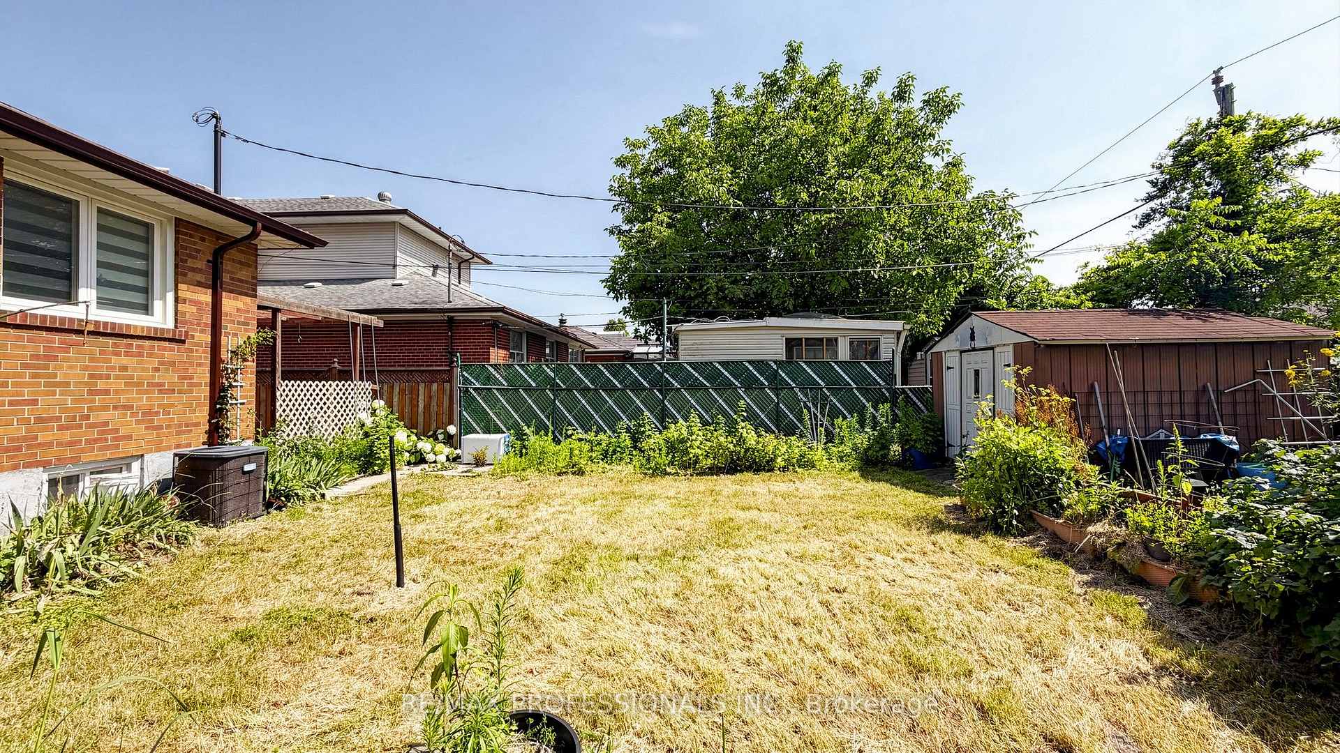 Photo 39 of 32 Sellmar Road, Etobicoke, Willowridge-Martingrove-Richview — HOMEH