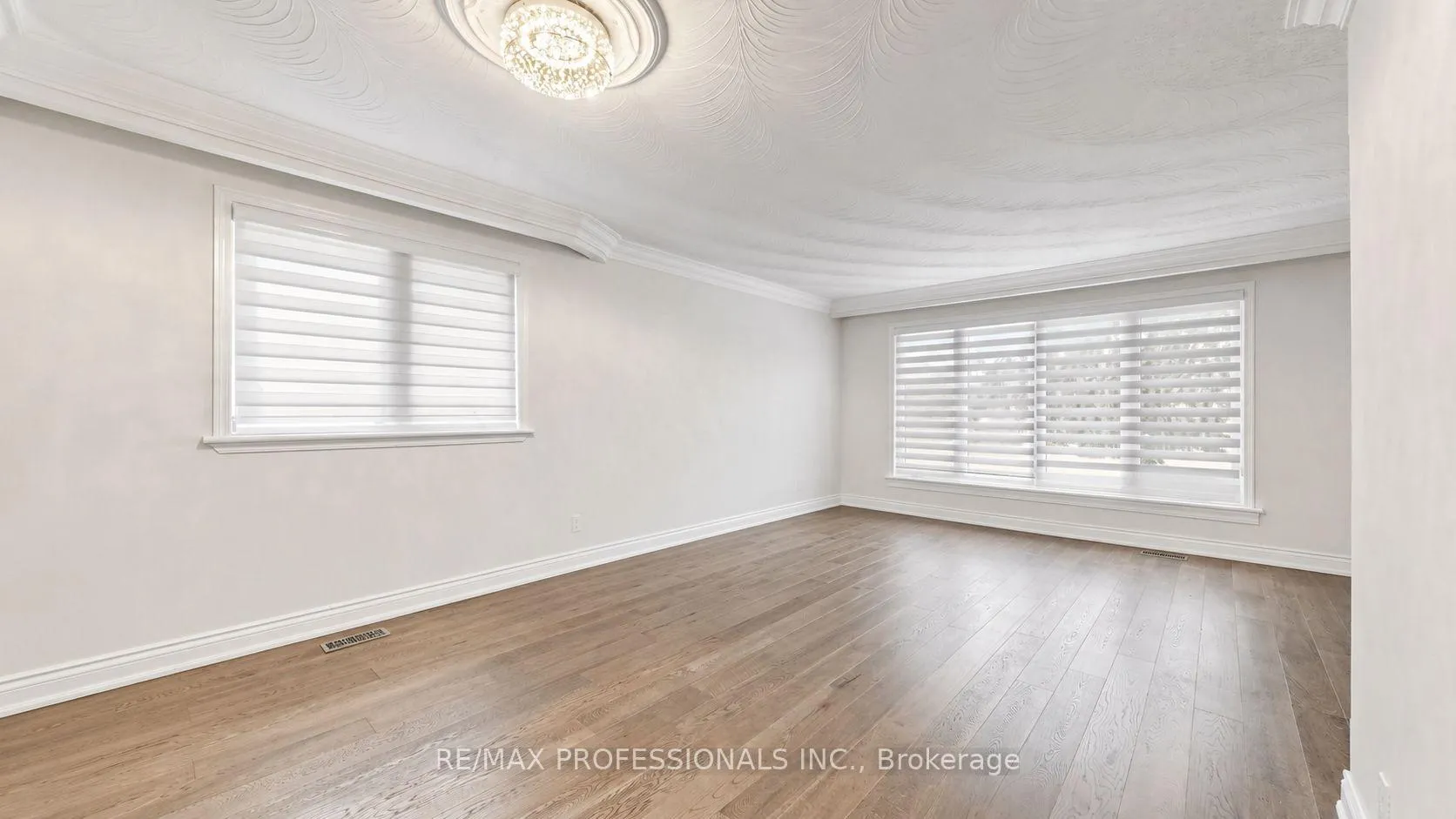 Photo 6 of 32 Sellmar Road, Etobicoke, Willowridge-Martingrove-Richview — HOMEH