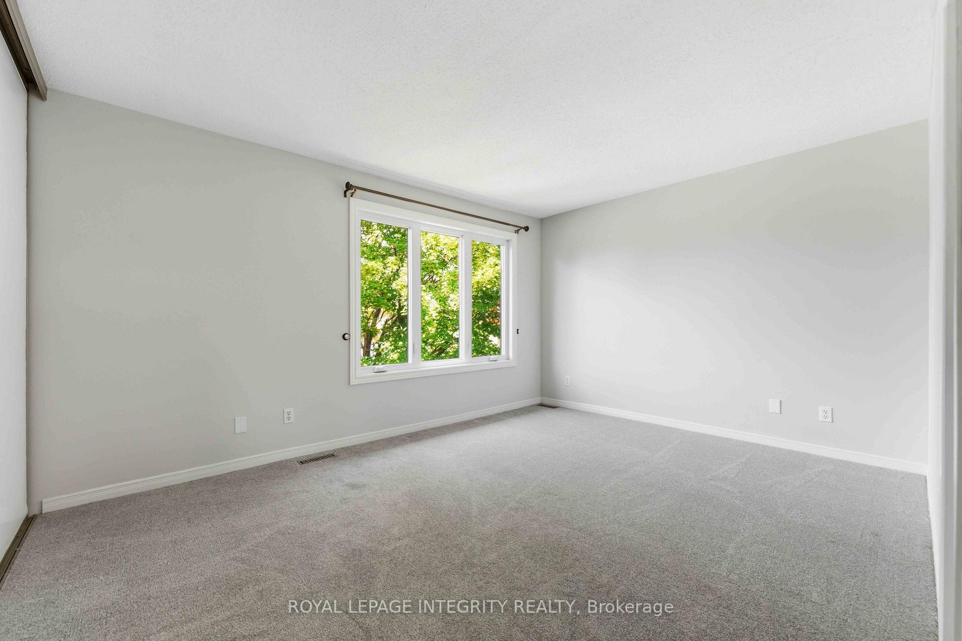 Photo 13 of 1455 Bradshaw Crescent, Ottawa, Pineview — HOMEH