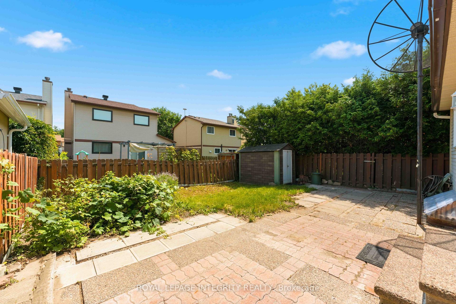 Photo 17 of 1455 Bradshaw Crescent, Ottawa, Pineview — HOMEH