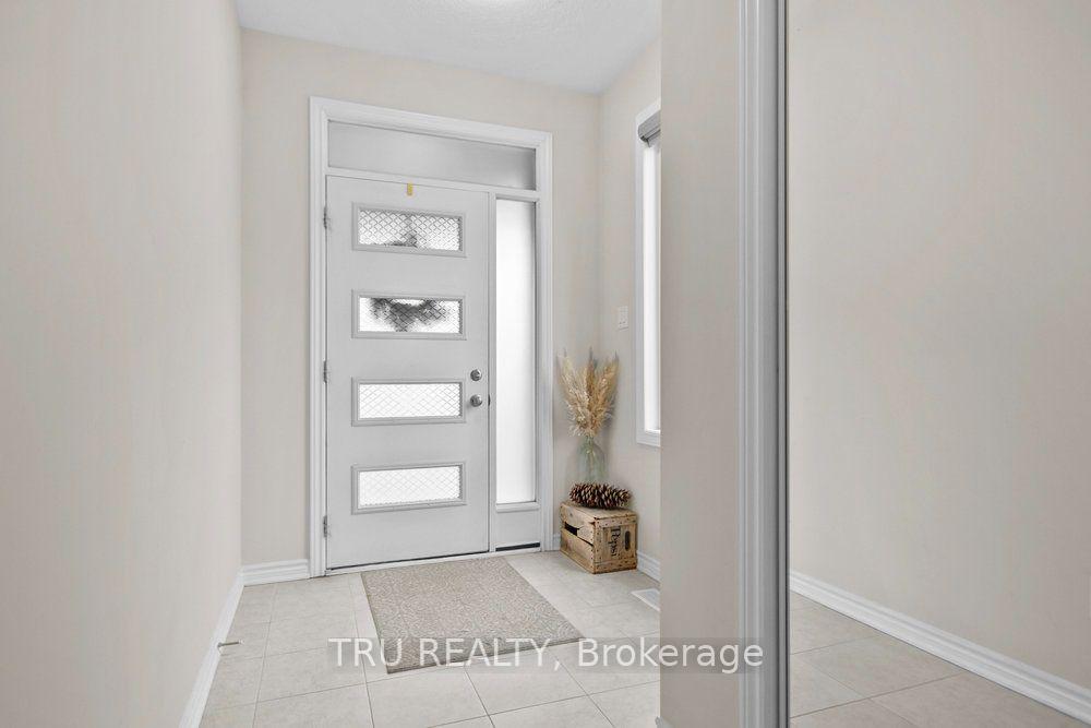 Photo 3 of 731 Brittanic Road, Ottawa, Kanata - Emerald Meadows/Trailwest — HOMEH