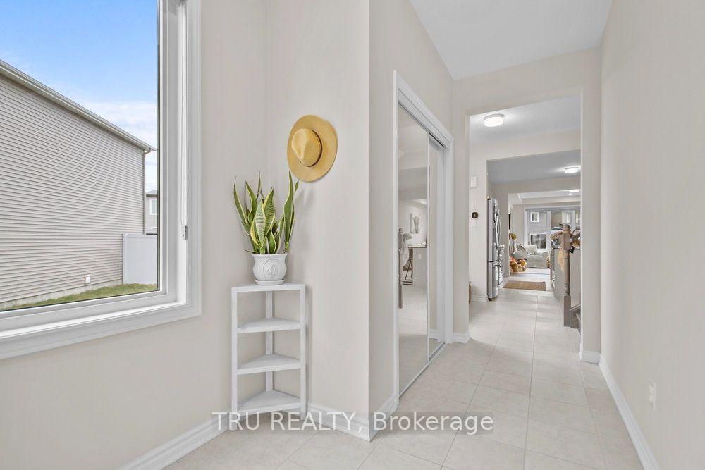 Photo 4 of 731 Brittanic Road, Ottawa, Kanata - Emerald Meadows/Trailwest — HOMEH