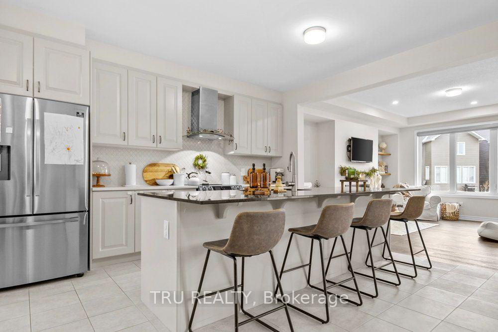 Photo 5 of 731 Brittanic Road, Ottawa, Kanata - Emerald Meadows/Trailwest — HOMEH