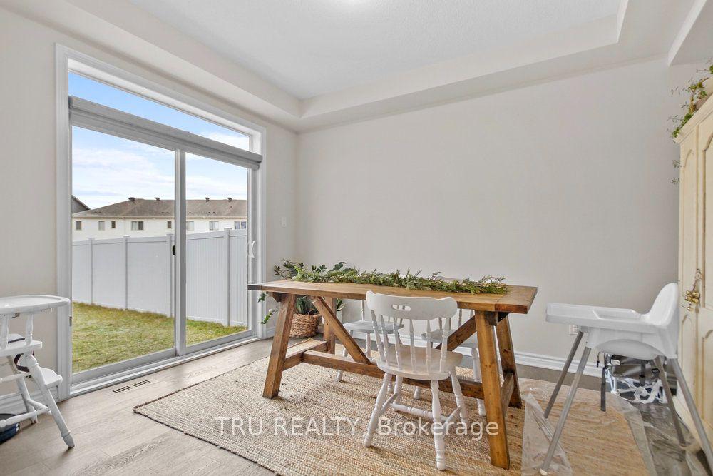 Photo 9 of 731 Brittanic Road, Ottawa, Kanata - Emerald Meadows/Trailwest — HOMEH
