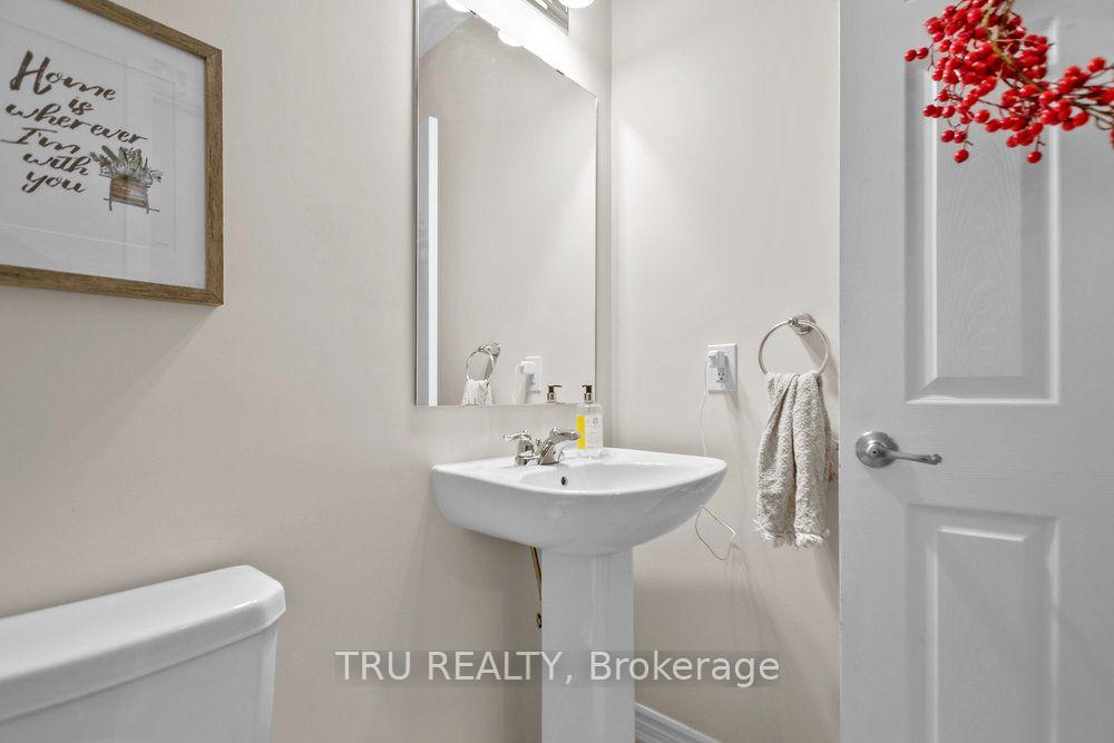 Photo 14 of 731 Brittanic Road, Ottawa, Kanata - Emerald Meadows/Trailwest — HOMEH
