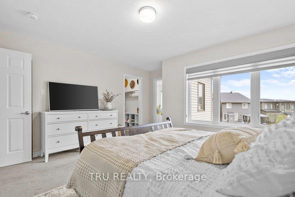 Photo 17 of 731 Brittanic Road, Ottawa, Kanata - Emerald Meadows/Trailwest — HOMEH