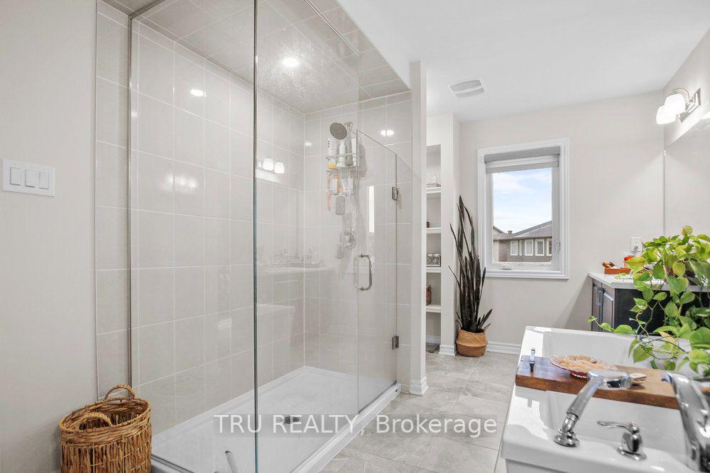 Photo 21 of 731 Brittanic Road, Ottawa, Kanata - Emerald Meadows/Trailwest — HOMEH