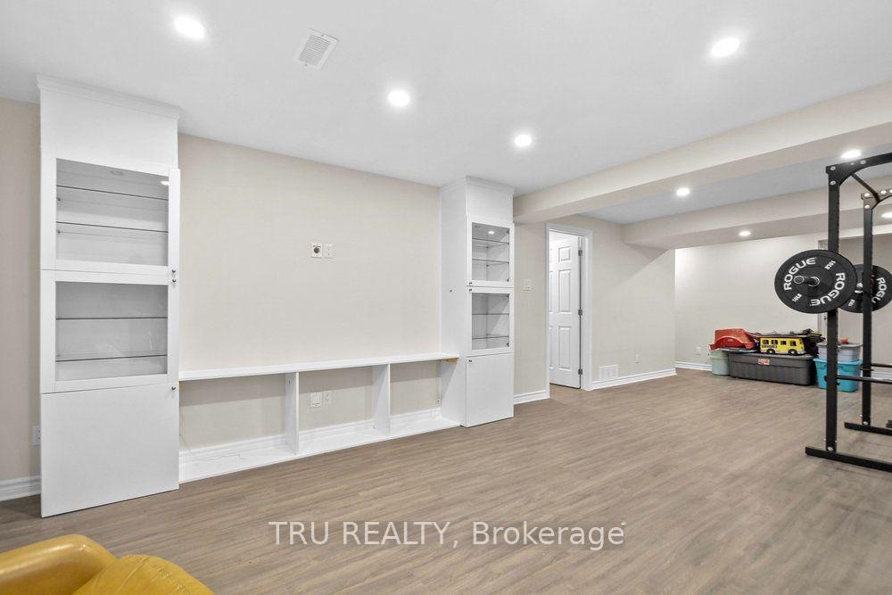 Photo 32 of 731 Brittanic Road, Ottawa, Kanata - Emerald Meadows/Trailwest — HOMEH