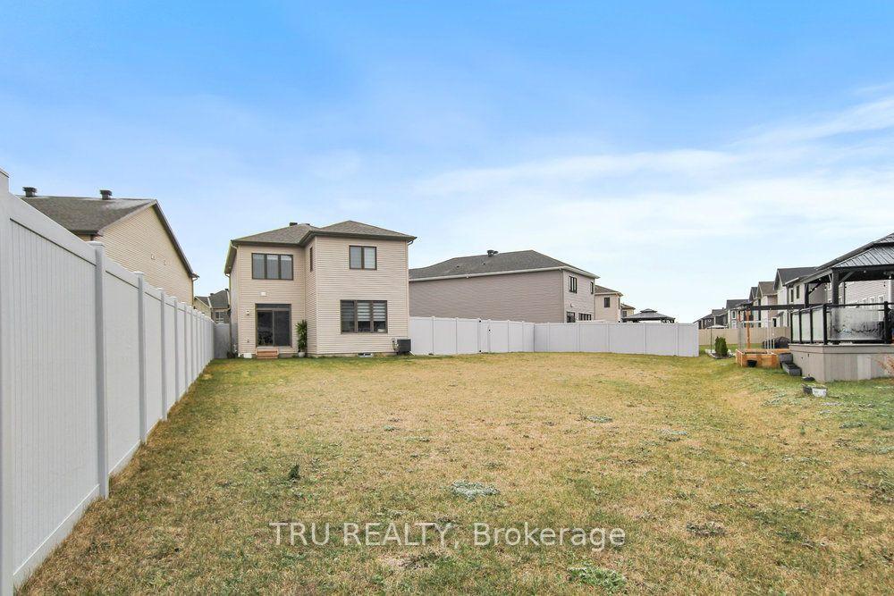 Photo 37 of 731 Brittanic Road, Ottawa, Kanata - Emerald Meadows/Trailwest — HOMEH