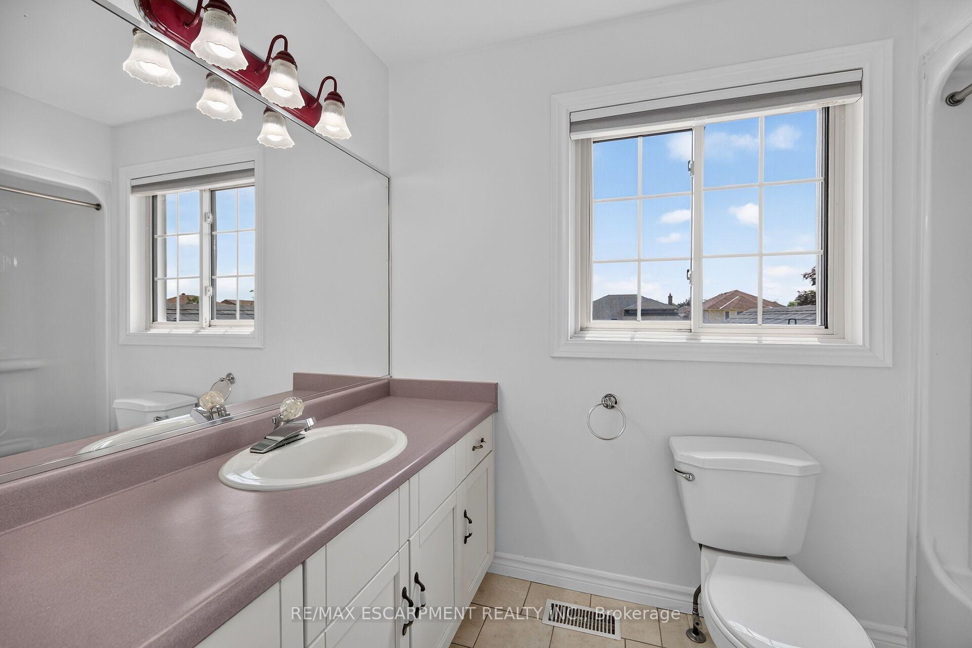 Photo 27 of 21 Springgarden Crescent, Hamilton, Stoney Creek Mountain — HOMEH