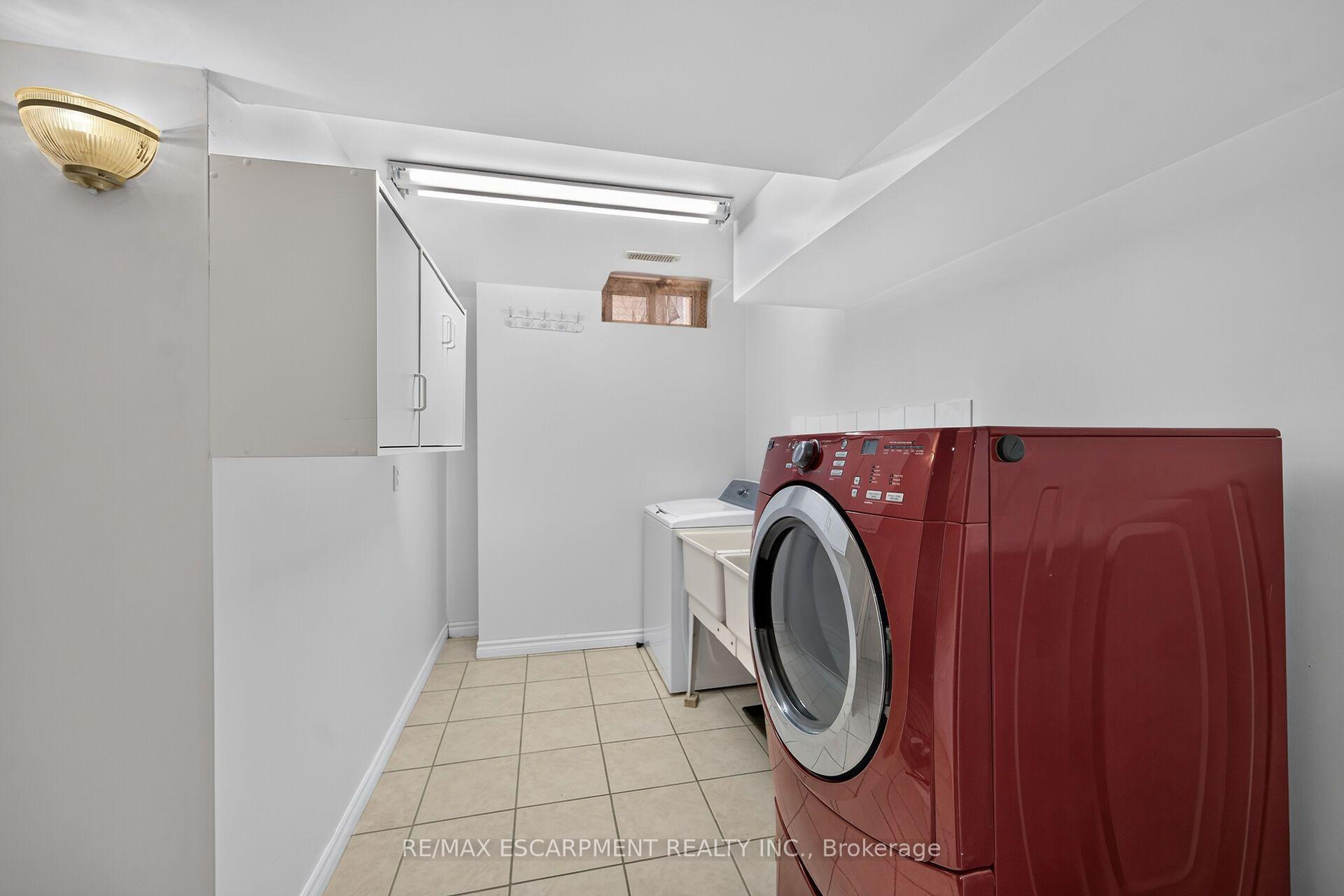 Photo 34 of 21 Springgarden Crescent, Hamilton, Stoney Creek Mountain — HOMEH