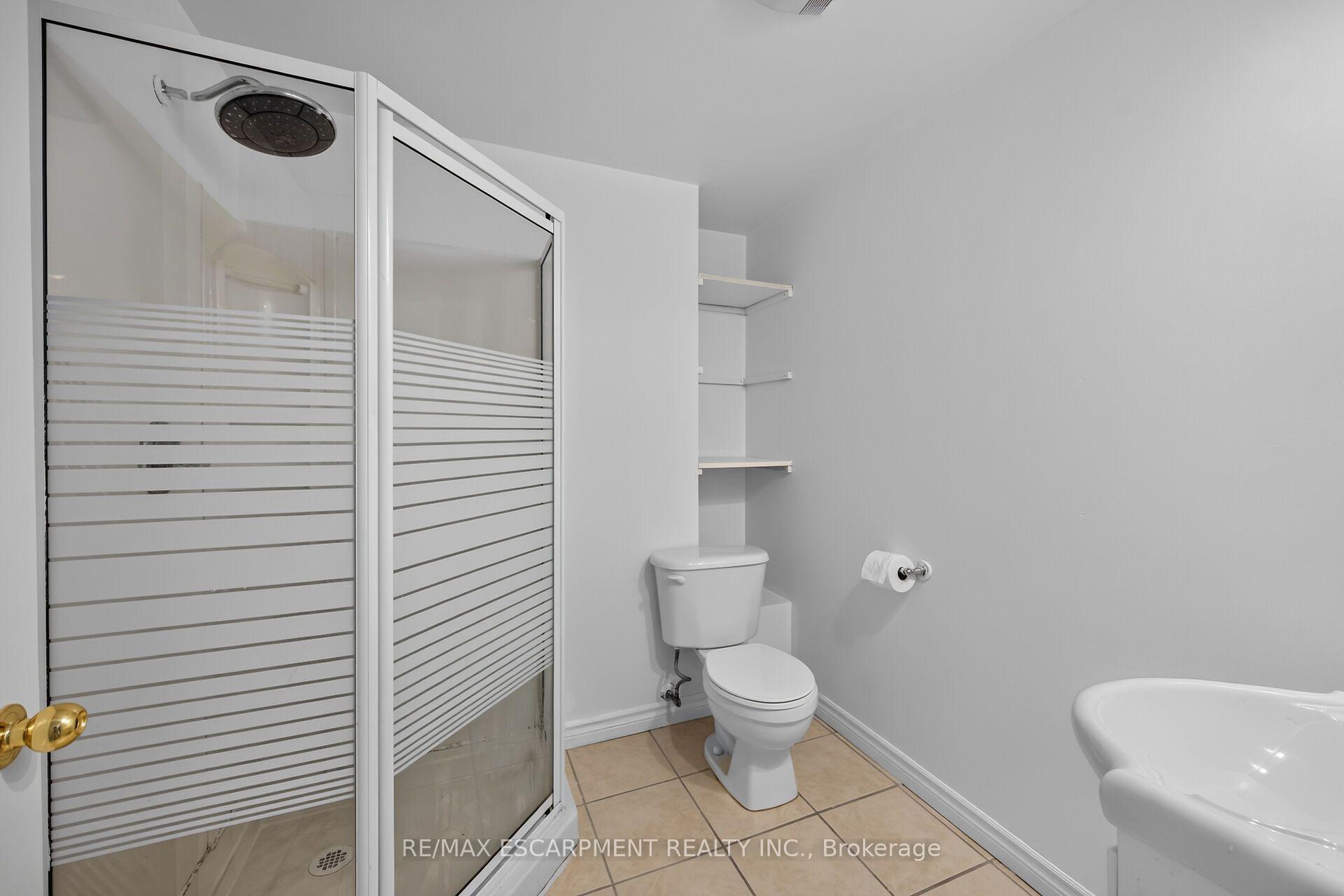 Photo 35 of 21 Springgarden Crescent, Hamilton, Stoney Creek Mountain — HOMEH