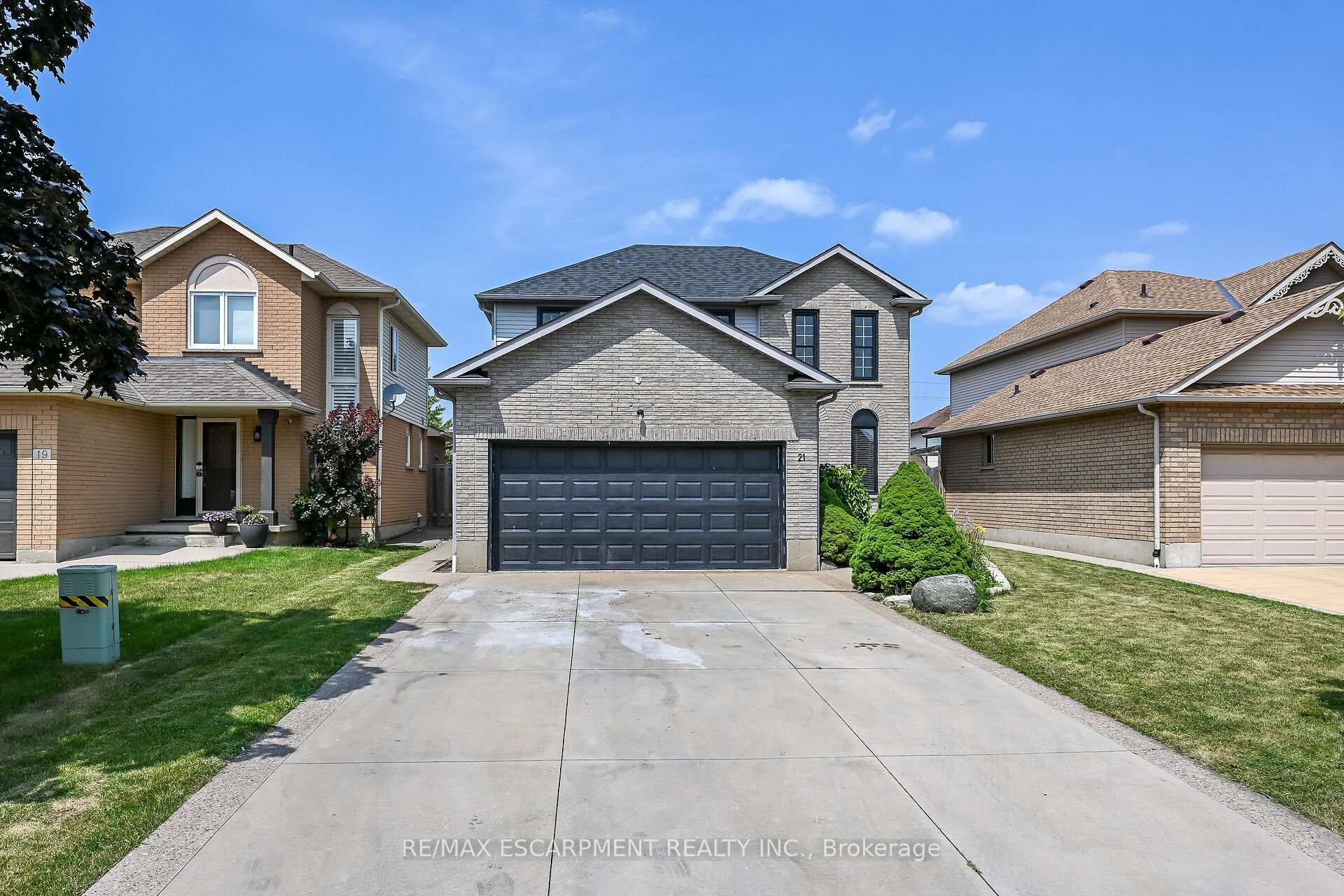 Photo 38 of 21 Springgarden Crescent, Hamilton, Stoney Creek Mountain — HOMEH