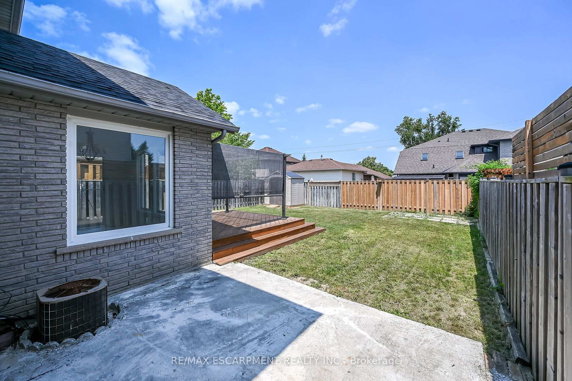 Photo 45 of 21 Springgarden Crescent, Hamilton, Stoney Creek Mountain — HOMEH