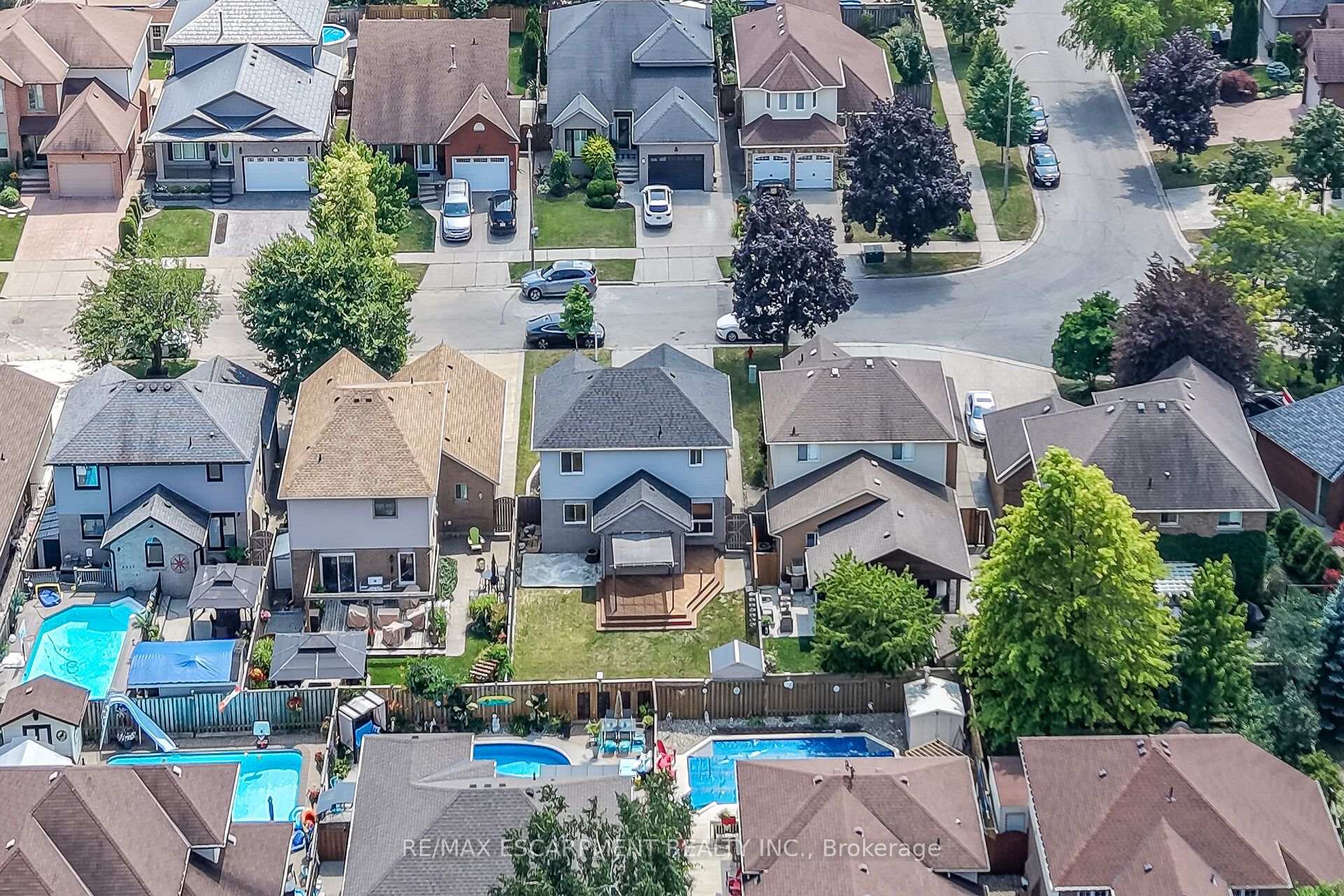 Photo 47 of 21 Springgarden Crescent, Hamilton, Stoney Creek Mountain — HOMEH
