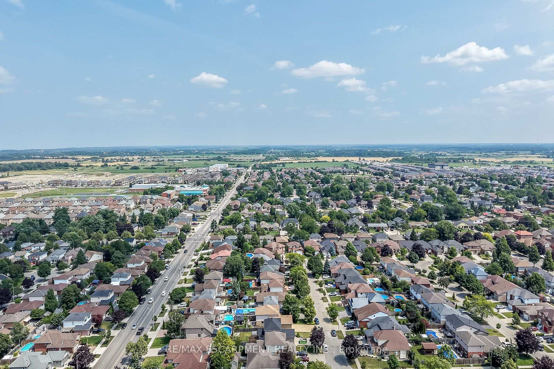 Photo 48 of 21 Springgarden Crescent, Hamilton, Stoney Creek Mountain — HOMEH