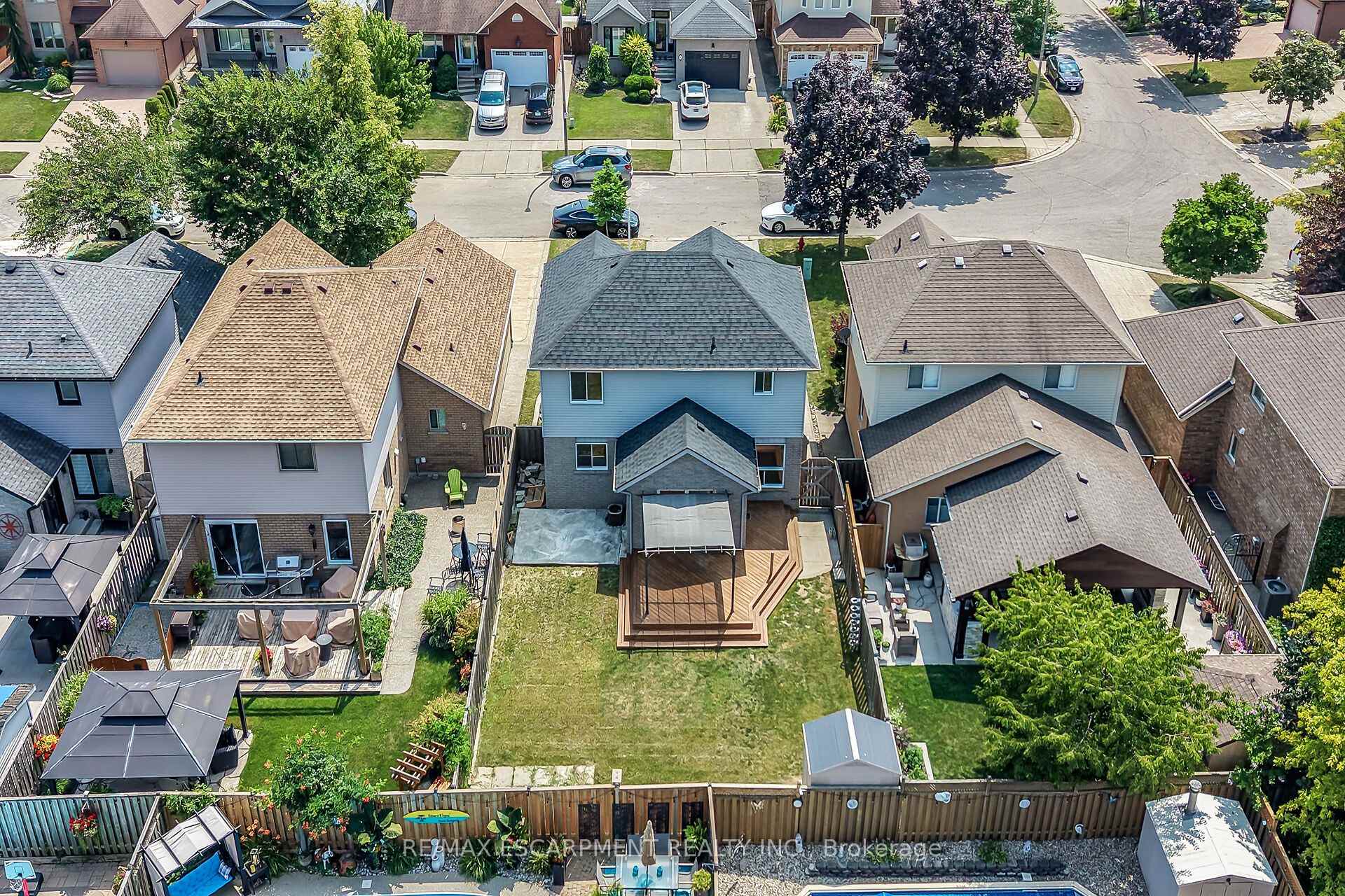 Photo 49 of 21 Springgarden Crescent, Hamilton, Stoney Creek Mountain — HOMEH