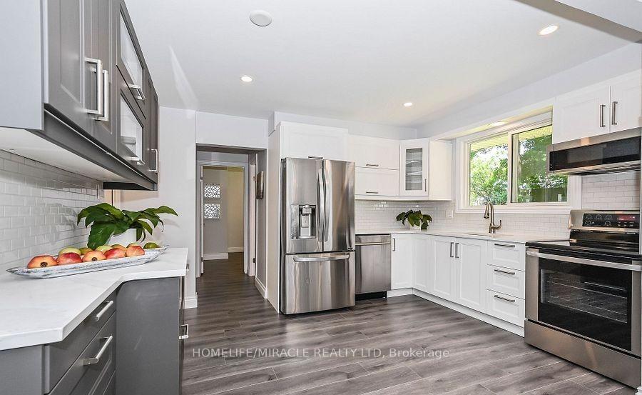 Photo 2 of 146 Coach Hill Drive, Kitchener, Country Hills East — HOMEH