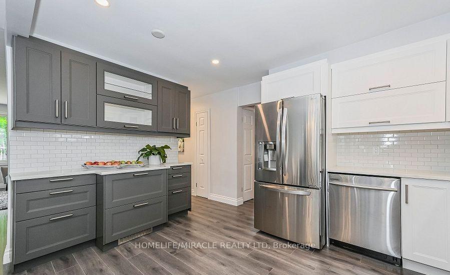 Photo 3 of 146 Coach Hill Drive, Kitchener, Country Hills East — HOMEH