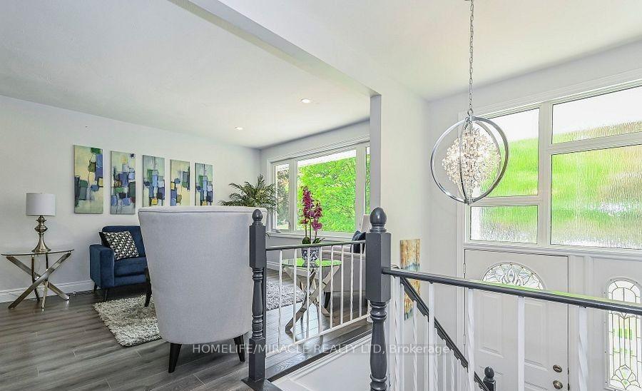 Photo 4 of 146 Coach Hill Drive, Kitchener, Country Hills East — HOMEH