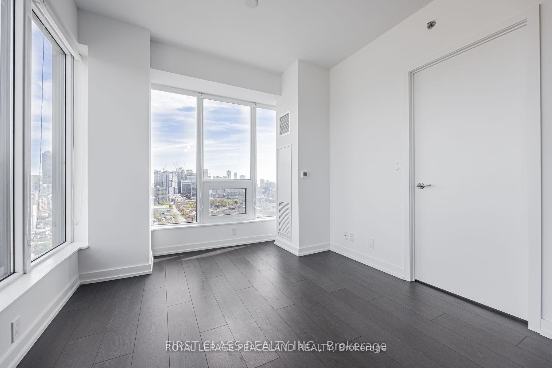 Photo 2 of Unit 1608, 203 College Street, Toronto, Kensington-Chinatown — HOMEH