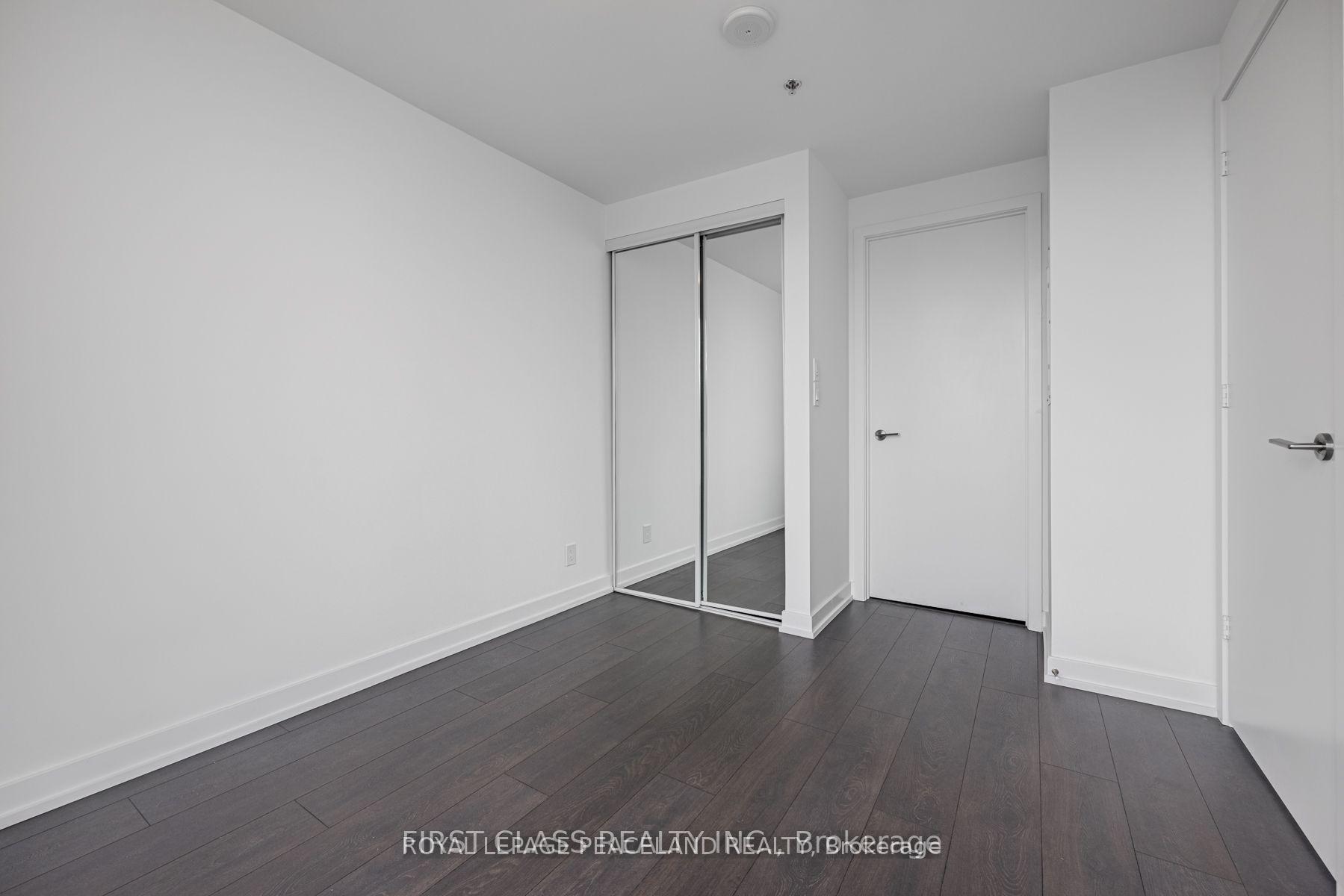 Photo 6 of Unit 1608, 203 College Street, Toronto, Kensington-Chinatown — HOMEH